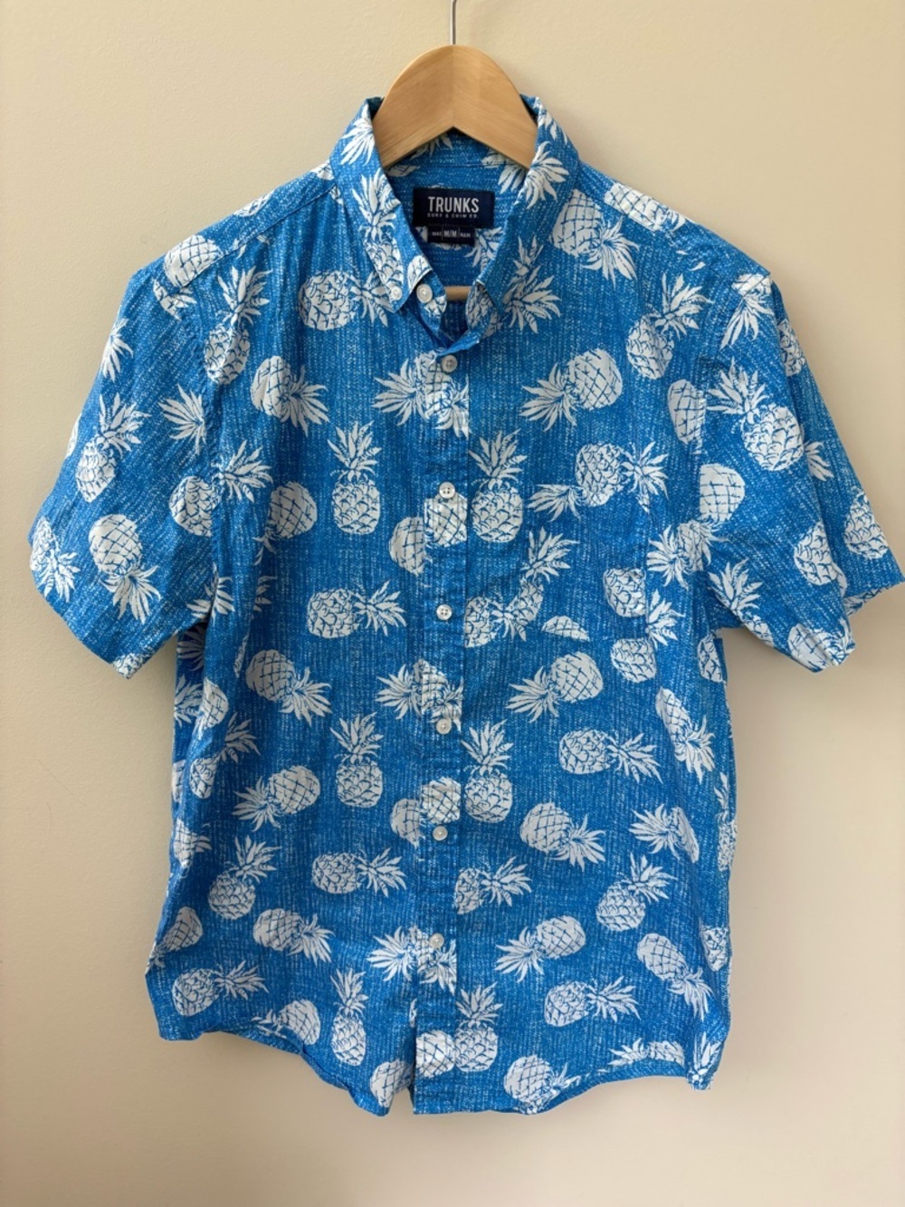 Trunks Surf and Swim Co Blue Pineapple Short Sleeve Polo Button Up Size M